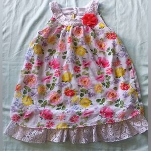 ‼️5 items for $8‼️Youngland Floral Dress with Lace Trim